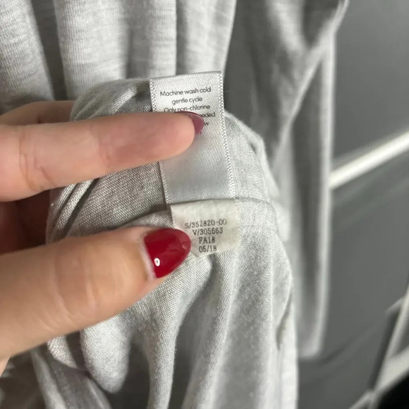 Athleta Cloudlight Relaxed Top Light Grey Heather Size M - Picture 6 of 6